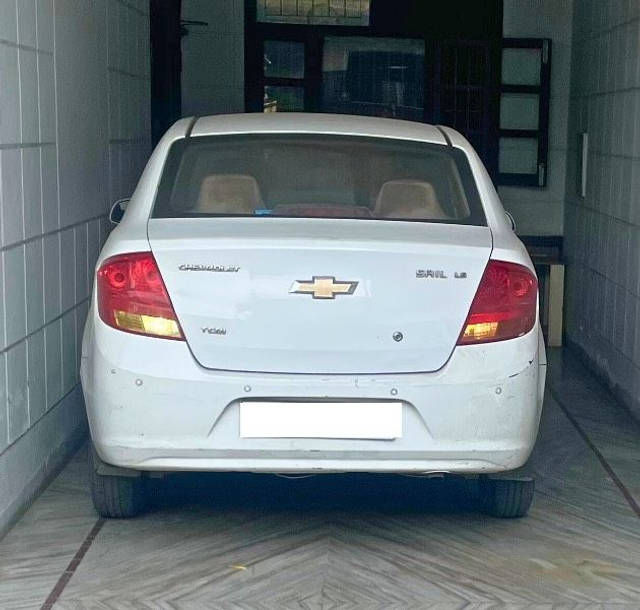https://images10.gaadi.com/usedcar_image/3652727/original/processed_b86a650e-a675-4061-b856-bc04a13cc0de.png?imwidth=6401