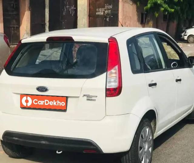 https://images10.gaadi.com/usedcar_image/3653009/original/processed_261bbfdb-d955-4479-87c0-d7bca41a42f1.jpg?imwidth=6401