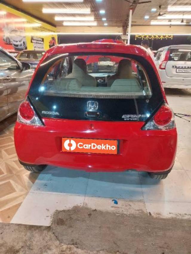 https://images10.gaadi.com/usedcar_image/3653035/original/processed_e951e8b6-b545-4be2-baa1-005b7c95f6af.jpg?imwidth=6402