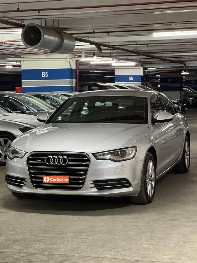 https://images10.gaadi.com/usedcar_image/3653053/original/processed_img2906594__used_car_2906594_1698941336.jpg?imwidth=6402