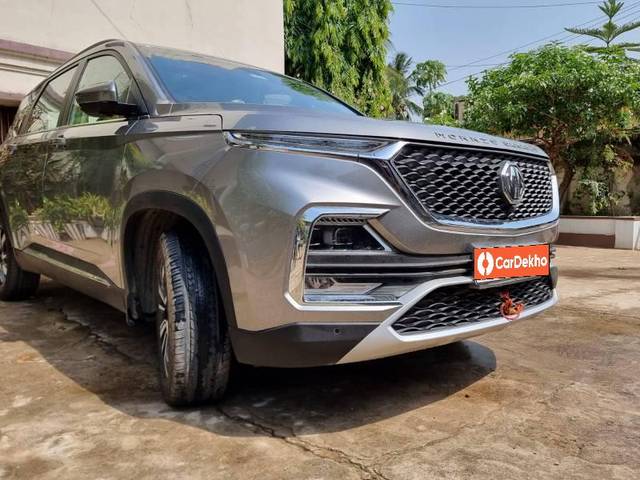 https://images10.gaadi.com/usedcar_image/3653167/original/processed_572fa035-383a-4d9c-97e8-8ffd79696f98.jpg?imwidth=6400