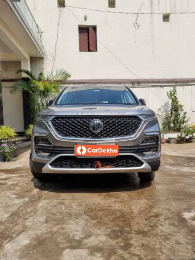 https://images10.gaadi.com/usedcar_image/3653167/original/processed_661bbc7a-444f-4b7e-b16d-8cb3ddfb0732.jpg?imwidth=6402