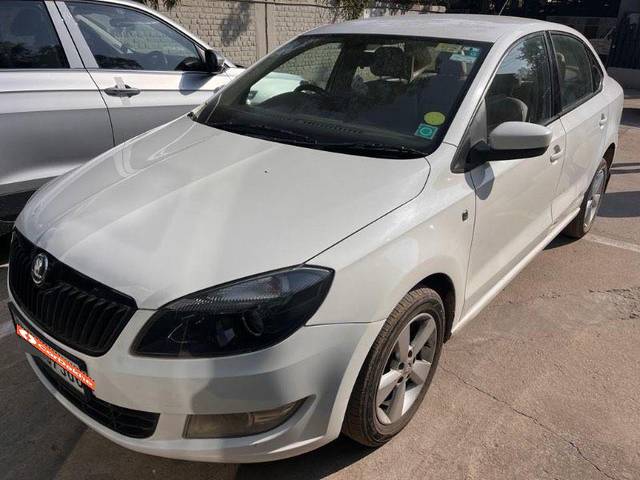 https://images10.gaadi.com/usedcar_image/3653320/original/processed_07c1530a-71d5-448c-8bb3-093248b0ae71.jpeg?imwidth=6402