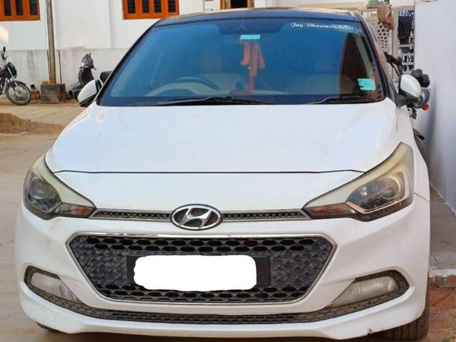 https://images10.gaadi.com/usedcar_image/3653339/original/processed_6a176d0e-5c64-461c-b85d-0db1f1487f66.jpg?imwidth=6400