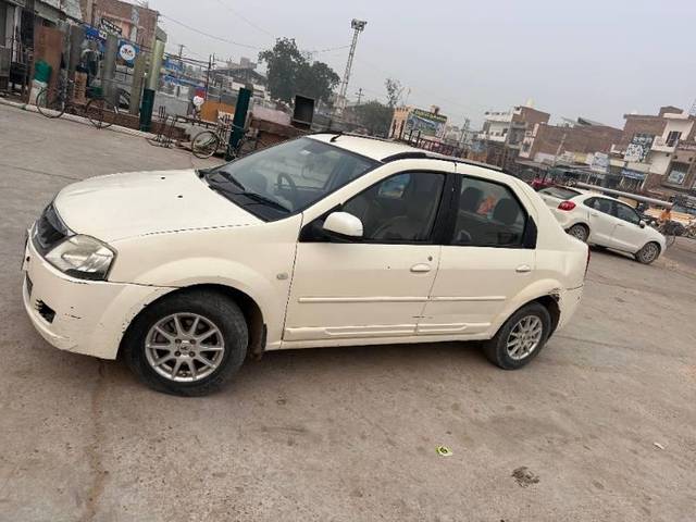 https://images10.gaadi.com/usedcar_image/3653602/original/processed_57a19914-8498-4fb7-b2b8-4fff9f1a7ade.jpg?imwidth=6402