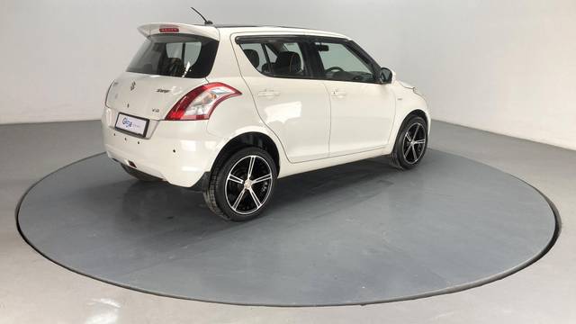https://images10.gaadi.com/usedcar_image/3653653/original/processed_img2906767__usedcar_s14_276591698995417_1698995472.jpg?imwidth=6402