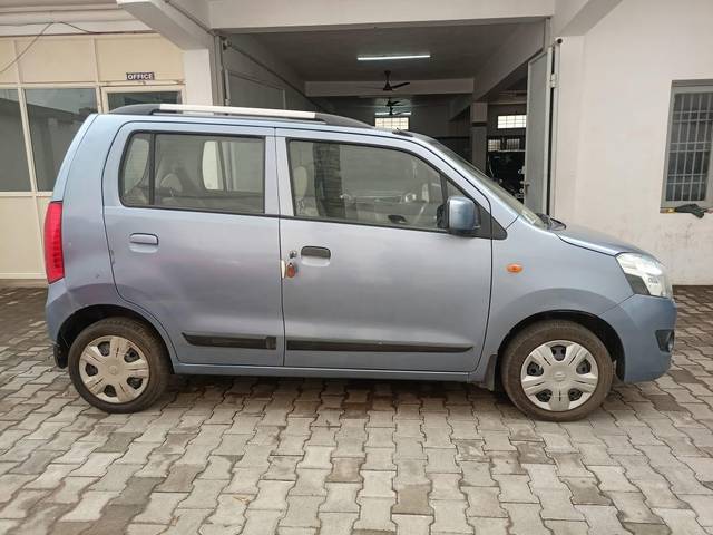 https://images10.gaadi.com/usedcar_image/3653717/original/processed_img2906814__usedcar_tn11t8286_3__87781698997441_1698997445.jpeg?imwidth=6401