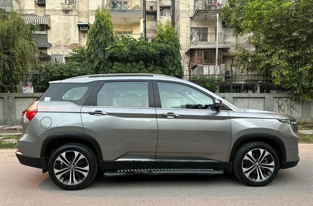 https://images10.gaadi.com/usedcar_image/3653852/original/processed_img2906901__used_car_2906901_1699001683.jpg?imwidth=6401