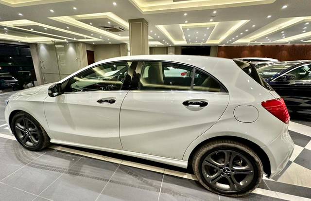 https://images10.gaadi.com/usedcar_image/3653860/original/img2906904__used_car_2906904_1699002059.jpg?imwidth=6402