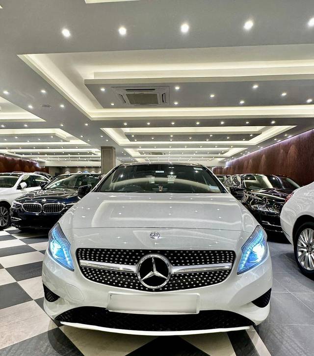 https://images10.gaadi.com/usedcar_image/3653860/original/processed_img2906904__used_car_2906904_1699002048.jpg?imwidth=6400