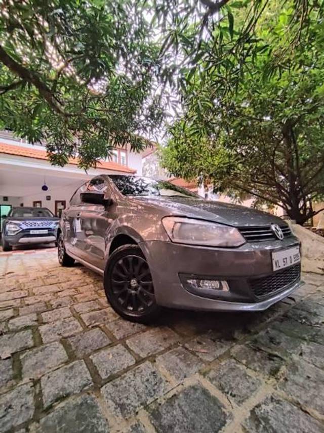 https://images10.gaadi.com/usedcar_image/3653895/original/processed_862eac86-2410-4118-a8dd-515dcb3b32be.jpg?imwidth=6402