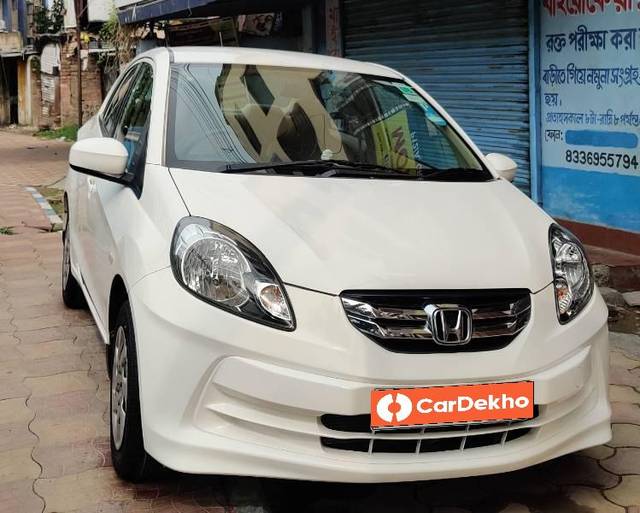 https://images10.gaadi.com/usedcar_image/3653953/original/processed_e84ff5f7-435f-4757-9e56-b2cdd6c87ef8.jpg?imwidth=6400