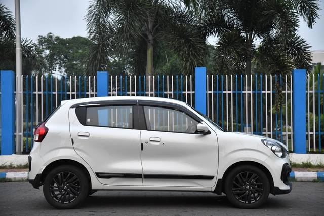 https://images10.gaadi.com/usedcar_image/3653981/original/processed_img2906983__used_car_2906983_1699006444.jpg?imwidth=6401