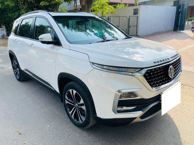 https://images10.gaadi.com/usedcar_image/3654229/original/processed_img2907113__usedcar_whatsappimage2023_11_03at31004pm_9301699012864_1699012895.jpeg?imwidth=6400