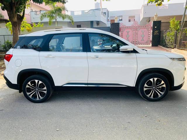 https://images10.gaadi.com/usedcar_image/3654229/original/processed_img2907113__usedcar_whatsappimage2023_11_03at31008pm_9301699012864_1699012896.jpeg?imwidth=6401
