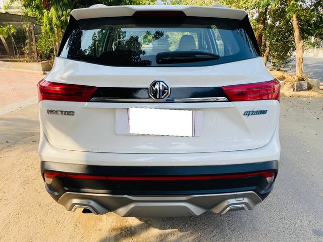 https://images10.gaadi.com/usedcar_image/3654229/original/processed_img2907113__usedcar_whatsappimage2023_11_03at31041pm_9301699012864_1699012896.jpeg?imwidth=6402