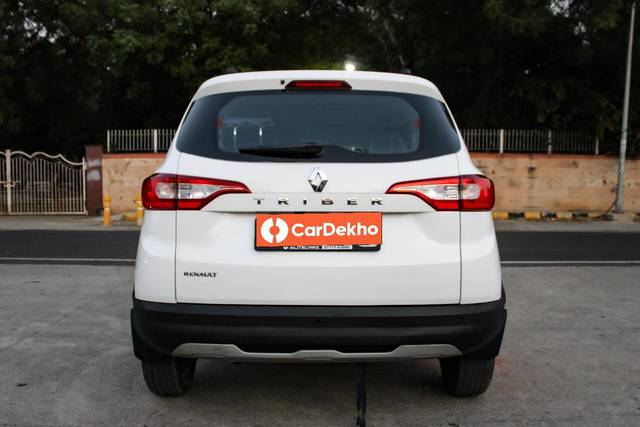 https://images10.gaadi.com/usedcar_image/3654397/original/processed_img2907233__used_car_2907233_1699017765.jpg?imwidth=6402
