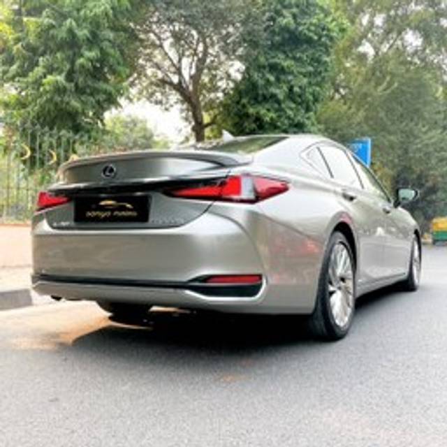 https://images10.gaadi.com/usedcar_image/3654522/original/img2907304__used_car_2907304_1699158289.jpg?imwidth=6402