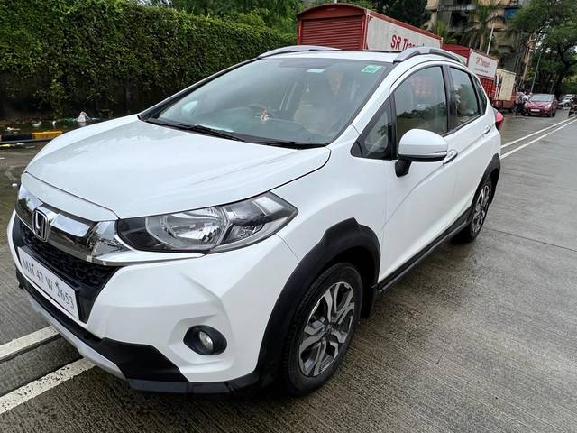 https://images10.gaadi.com/usedcar_image/3654532/original/processed_img2907308__used_car_2907308_1699020996.jpg?imwidth=6400