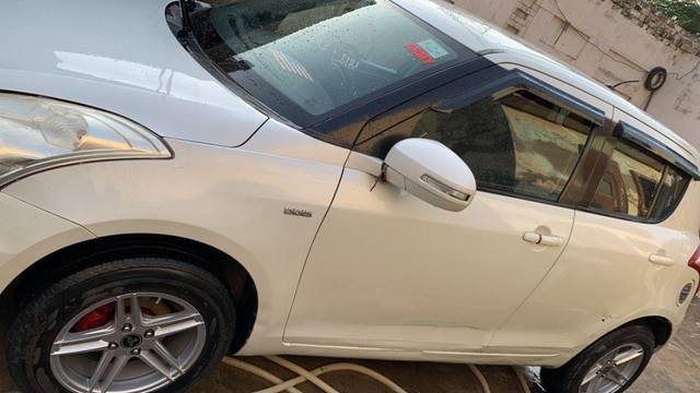 https://images10.gaadi.com/usedcar_image/3654638/original/processed_ca54ff49-b896-4f9d-a72a-2e2b1cf16c28.jpeg?imwidth=6401