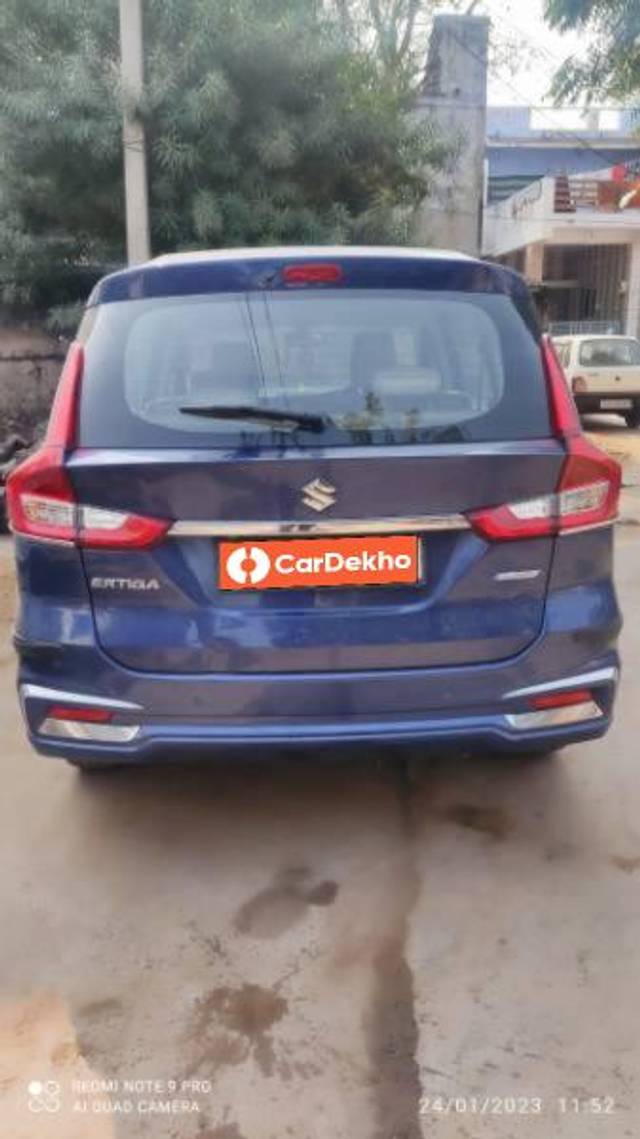 https://images10.gaadi.com/usedcar_image/3654710/original/processed_4f0ae892-ba57-436d-b64b-324513c690f6.jpg?imwidth=6401