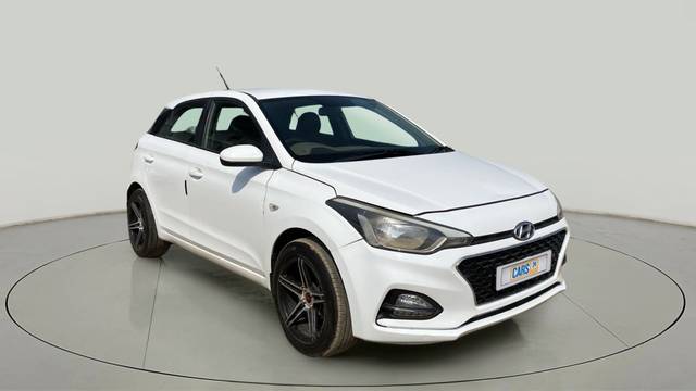 https://images10.gaadi.com/usedcar_image/3654816/original/slot__1-7-Exterior-15042755718-c5bb86a05b59406a917db27c3136cb0e-Exterior-7.jpg?imwidth=6400