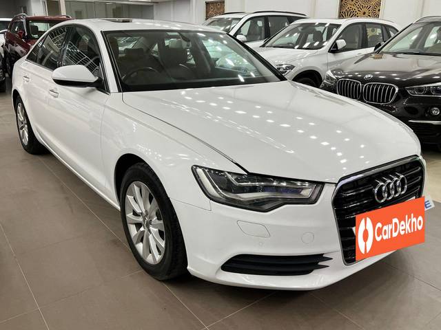 https://images10.gaadi.com/usedcar_image/3654867/original/processed_img2907371__used_car_2907371_1699046673.jpg?imwidth=6400