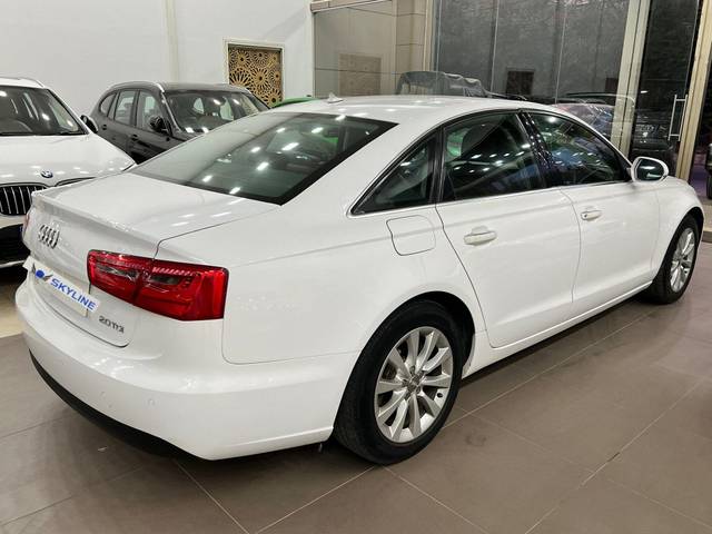 https://images10.gaadi.com/usedcar_image/3654867/original/processed_img2907371__used_car_2907371_1699046682.jpg?imwidth=6402