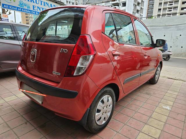 https://images10.gaadi.com/usedcar_image/3654989/original/processed_img2907388__used_car_2907388_1699071869.jpg?imwidth=6401