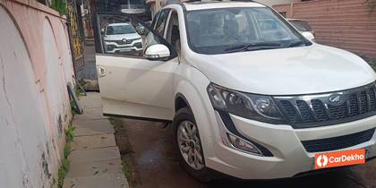 Mahindra XUV500 AT W10 FWD Mahindra XUV500 AT W10 FWD
