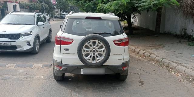 https://images10.gaadi.com/usedcar_image/3655186/original/28__VCC_1810769_96_1698470369.jpg?imwidth=6402