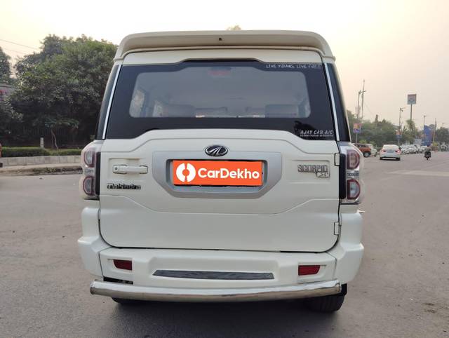 https://images10.gaadi.com/usedcar_image/3655211/original/processed_img2907496__used_car_2907496_1699079984.jpg?imwidth=6402