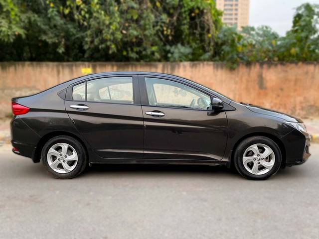 https://images10.gaadi.com/usedcar_image/3655242/original/img2907511__used_car_2907511_1699080812.jpg?imwidth=6401