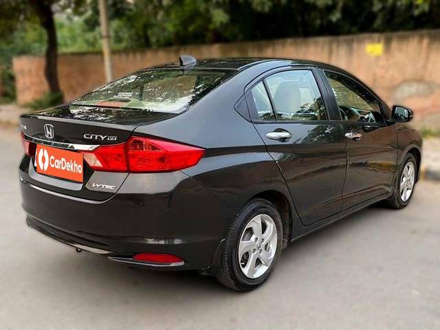 https://images10.gaadi.com/usedcar_image/3655242/original/processed_img2907511__used_car_2907511_1699080813.jpg?imwidth=6402