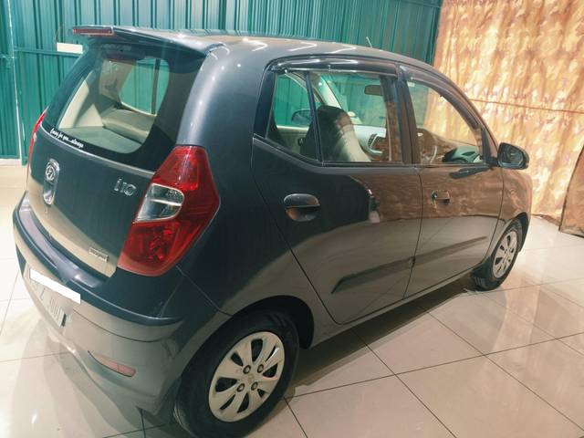 https://images10.gaadi.com/usedcar_image/3655300/original/processed_img2907539__used_car_2907539_1702796898.jpg?imwidth=6401
