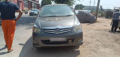 Toyota Innova 2.5 G (Diesel) 8 Seater BS III Toyota Innova 2.5 G (Diesel) 8 Seater BS III