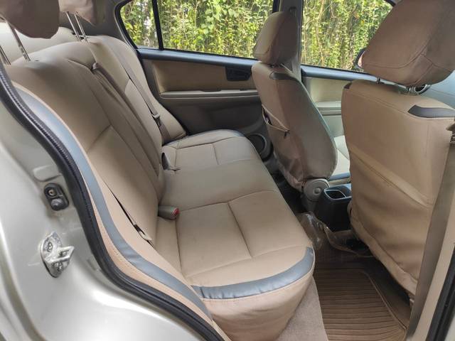 https://images10.gaadi.com/usedcar_image/3655331/original/img2907563__usedcar_whatsappimage2023_11_08at113737am_2907563_1699600710.jpeg?imwidth=6402