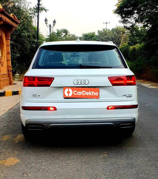 https://images10.gaadi.com/usedcar_image/3655334/original/processed_img2907564__usedcar_6b89543e_ea4f_4f69_9895_5253c4b3f894_117901699082575_1699082655.jpg?imwidth=6402