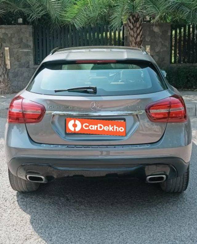 https://images10.gaadi.com/usedcar_image/3655383/original/processed_img2907589__usedcar_6fe73107_7da0_4391_ad77_4b1f39f35480_2907589_1699097694.jpg?imwidth=6402