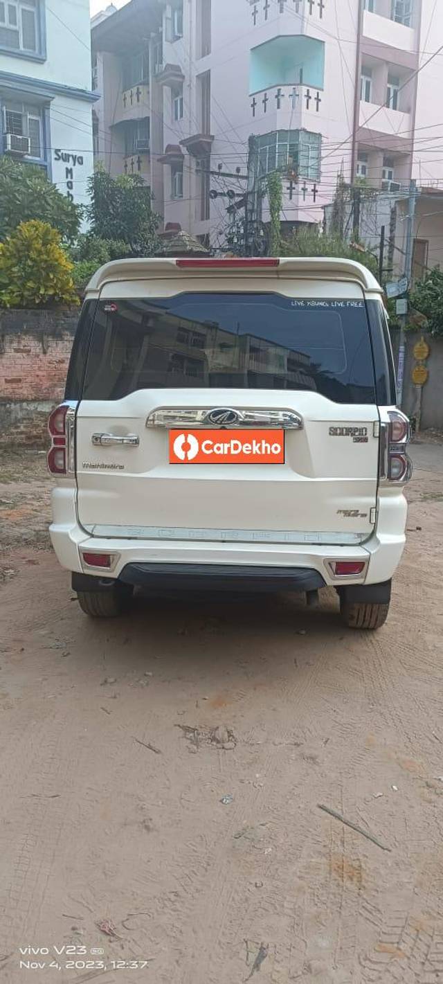 https://images10.gaadi.com/usedcar_image/3655438/original/processed_img2907626__used_car_2907626_1699086698.jpg?imwidth=6401
