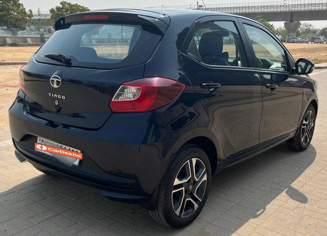 https://images10.gaadi.com/usedcar_image/3655454/original/processed_img2907637__usedcar_14_11461699086682_1699086696.jpg?imwidth=6402