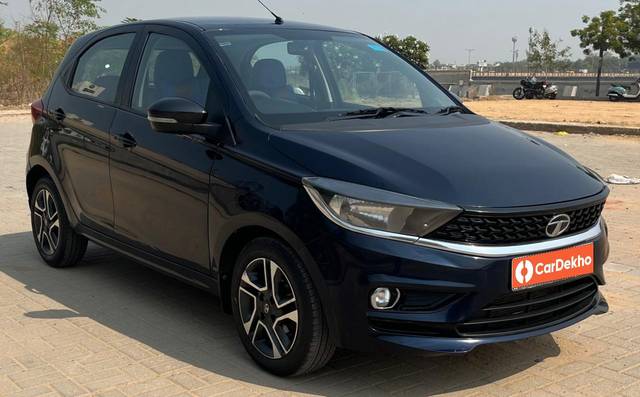 https://images10.gaadi.com/usedcar_image/3655454/original/processed_img2907637__usedcar_2_11461699086682_1699086687.jpg?imwidth=6400