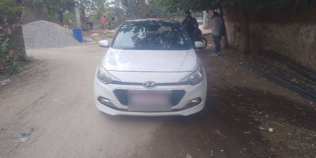 https://images10.gaadi.com/usedcar_image/3655568/original/28__VCC_1810992_94_1698483501.jpg?imwidth=6400