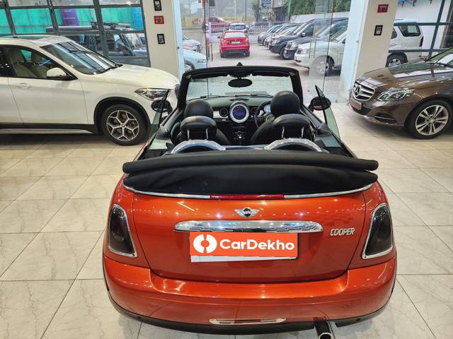 https://images10.gaadi.com/usedcar_image/3655651/original/processed_img2907758__used_car_2907758_1699092623.jpg?imwidth=6402
