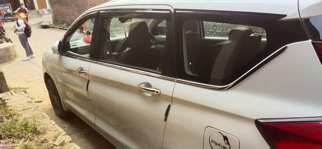 https://images10.gaadi.com/usedcar_image/3655745/original/processed_eb423d7f-d0c5-4cbe-a0f6-a69c2a9d0002.jpg?imwidth=6402
