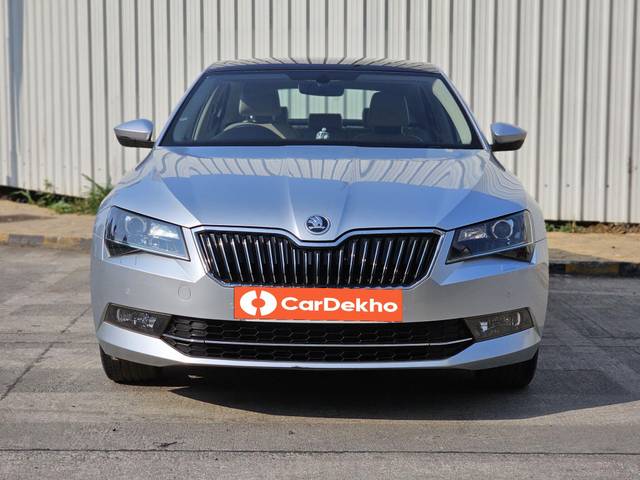 https://images10.gaadi.com/usedcar_image/3655752/original/processed_img2907820__used_car_2907820_1699095079.jpg?imwidth=6400