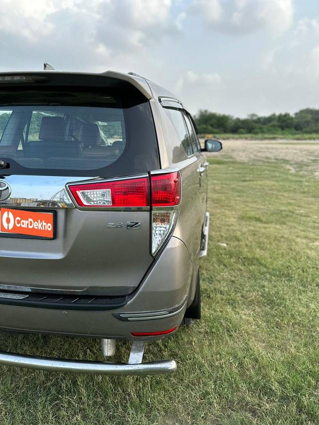 https://images10.gaadi.com/usedcar_image/3655797/original/processed_img2907843__usedcar_whatsappimage2023_11_04at40541pm_524711699095927_1699096193.jpeg?imwidth=6402