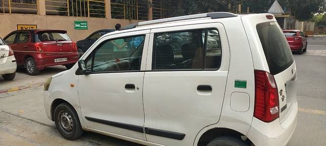 https://images10.gaadi.com/usedcar_image/3655979/original/28__VCC_1811093_95_1698493499.jpg?imwidth=6402