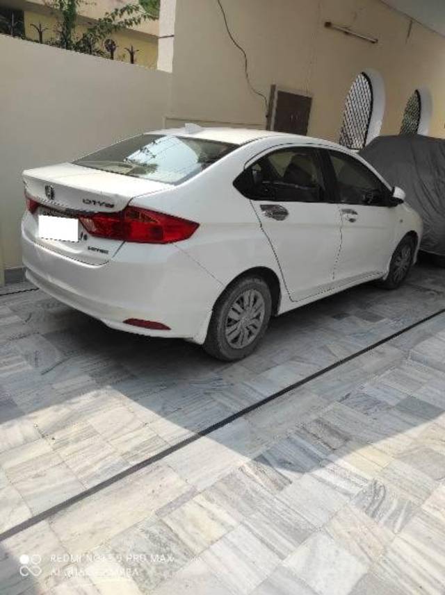 https://images10.gaadi.com/usedcar_image/3656122/original/processed_0f0b66ec-0477-4e16-b500-adcbfa279977.jpg?imwidth=6400