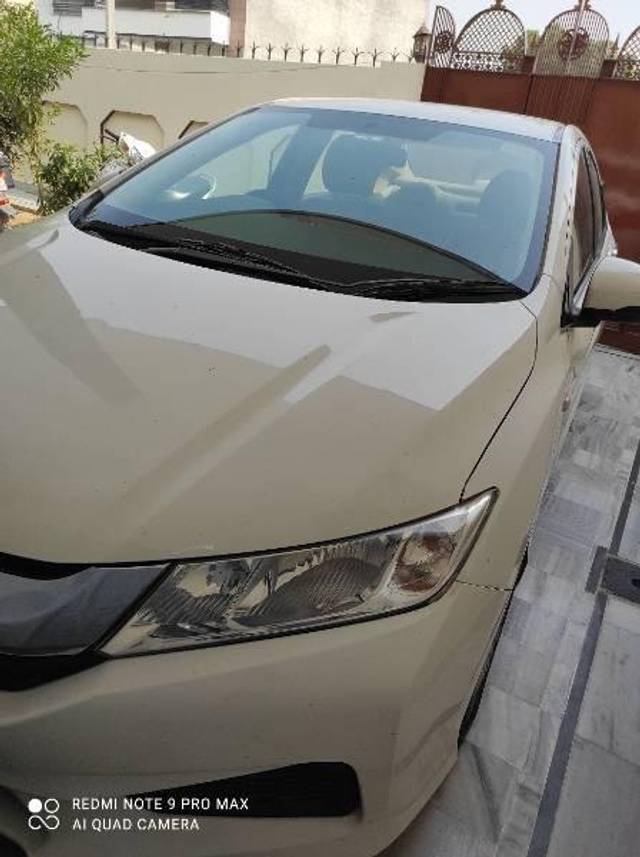 https://images10.gaadi.com/usedcar_image/3656122/original/processed_179cfd26-e89e-4c6d-a5d1-48439db20c81.jpg?imwidth=6402